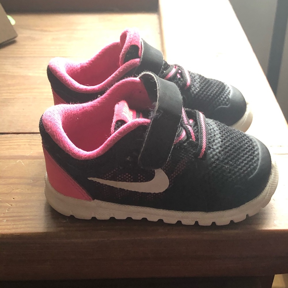 ⚡️Flash sale‼️ Nike little girl 4C